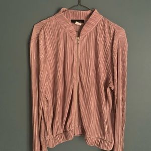 Unique Peach Lightweight Jacket, fits like a medium